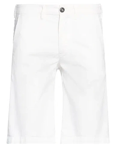 40weft Man Shorts & Bermuda Shorts White Size 26 Cotton, Nylon, Elastane