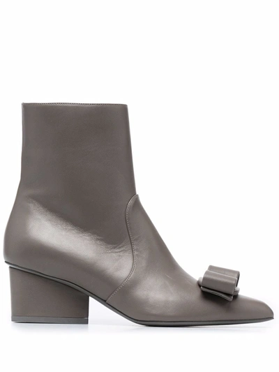 Ferragamo Viva Bow-detail Ankle Boots In Grau