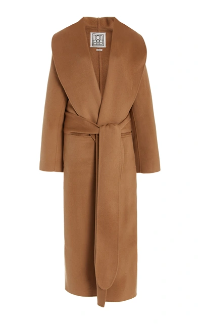 Totême Robe Belted-waist Wool Coat In Camel