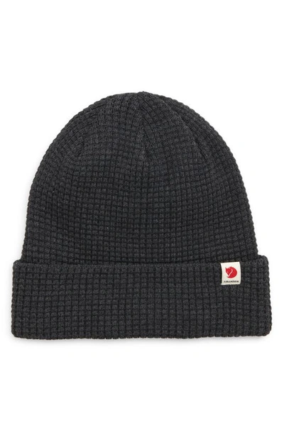 Fjall Raven Tab Beanie In Dark Grey