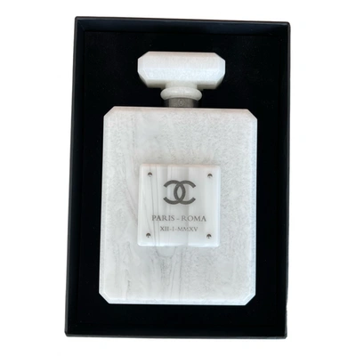 Pre-owned Chanel Handbag In White