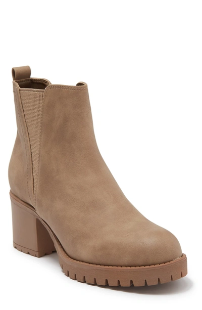 Mia Jody Ribbed Lug Sole Chelsea Boot In Sahara