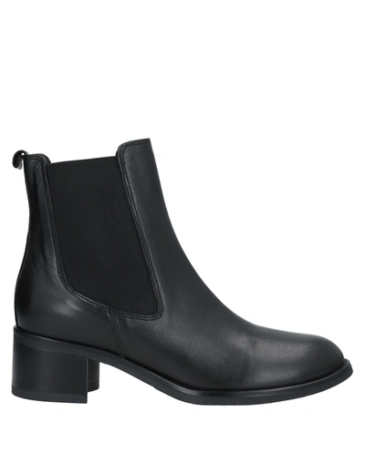 Piampiani Ankle Boots In Black