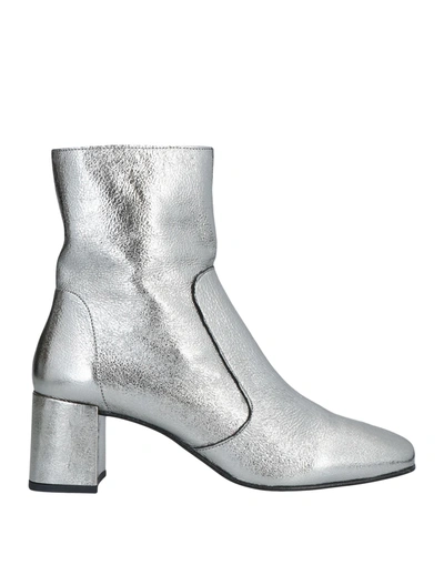 Jonak Ankle Boots In Silver