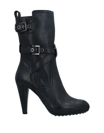 Tod's Ankle Boots In Black