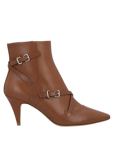 Tod's Ankle Boots In Brown