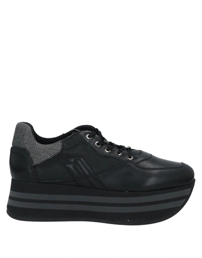 Frau Sneakers In Black