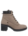 Wrangler Ankle Boots In Dove Grey
