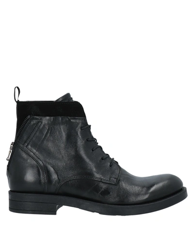 Pawelk's Ankle Boots In Black