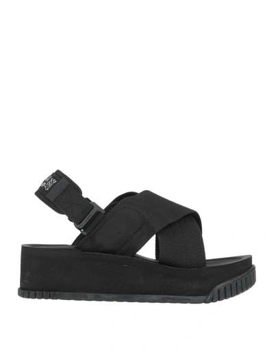 Sha·ka Sandals In Black