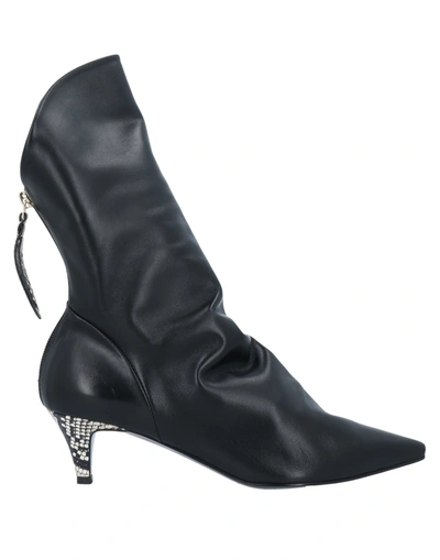 The Volon Ankle Boots In Black