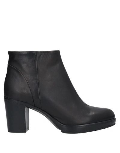 Tf Sport Ankle Boots In Black