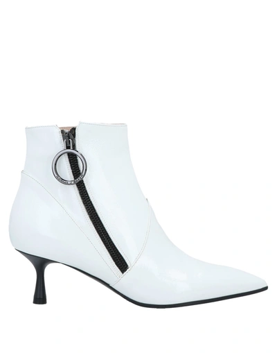 Norma J.baker Ankle Boots In White