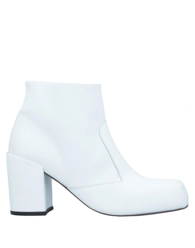 Aalto Ankle Boots In White