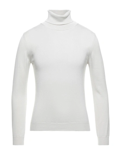 Bellwood Turtlenecks In Light Grey