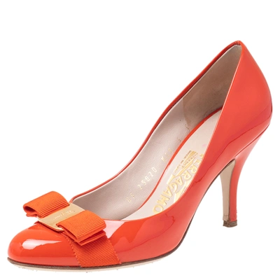 Pre-owned Ferragamo Orange Patent Leather Vara Bow Pumps Size 35.5