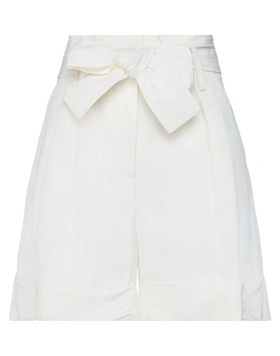 P.a.r.o.s.h P. A.r. O.s. H. Woman Shorts & Bermuda Shorts Ivory Size Xs Viscose, Linen In White