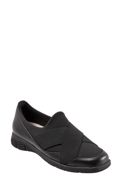 Trotters Urbana Slip-on Sneaker In Black/ Black