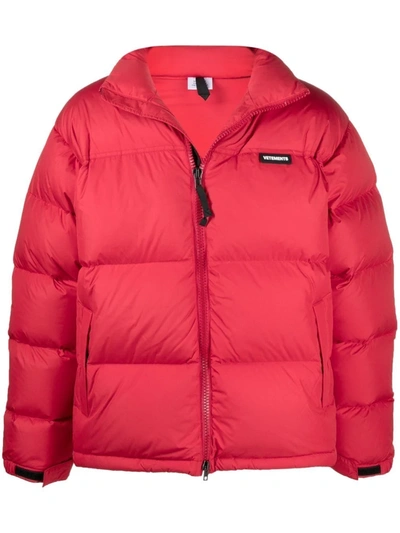 Vetements Logo Down-padded Puffer Jacket In Red