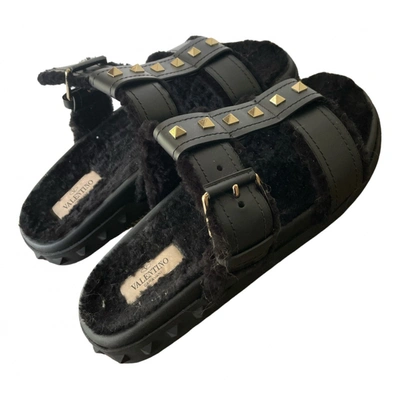 Pre-owned Valentino Garavani Leather Sandals In Black