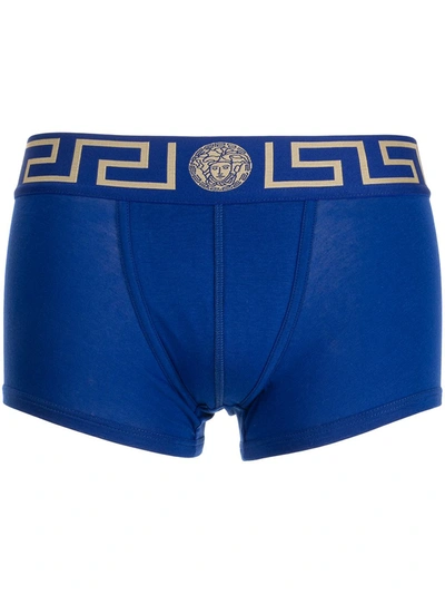 Versace Greca Border Boxer Shorts In 蓝色