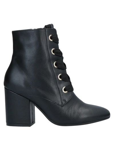 Ska Ankle Boots In Black