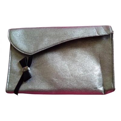 Pre-owned Mugler Patent Leather Clutch Bag In Silver