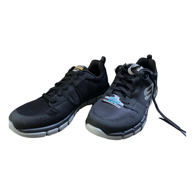 Pre-owned Skechers Cloth Low Trainers In Black