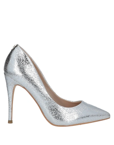 Guess Pumps In Silver