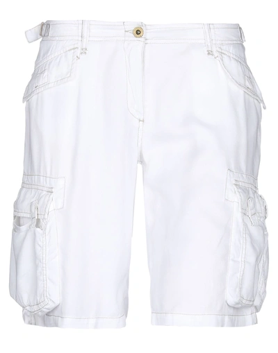 Aeronautica Militare Shorts & Bermuda Shorts In White