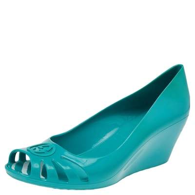 Pre-owned Gucci Rubber Green Marola Pumps Size 37 In Blue