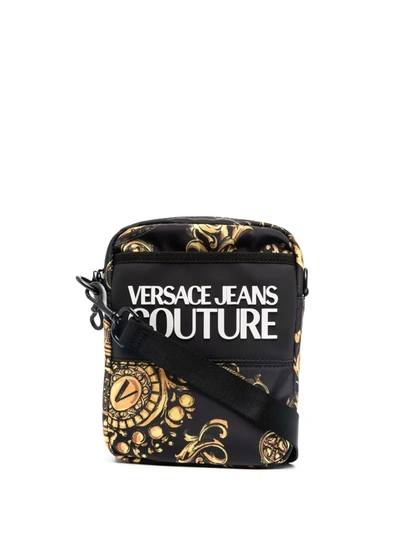 Versace Jeans Couture Baroque-print Logo-motif Messenger Bag In Schwarz