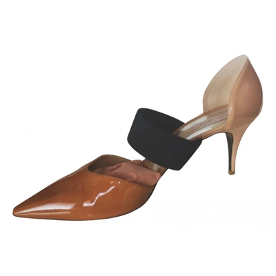 Pre-owned Stella Mccartney Patent Leather Heels In Camel