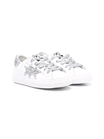 2 Star Logo Low-top Trainers In 白色