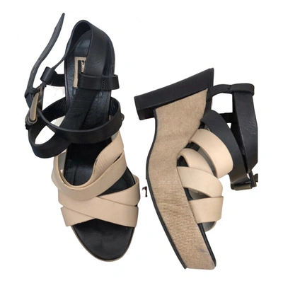 Pre-owned Isola Marras Leather Sandals In Ecru