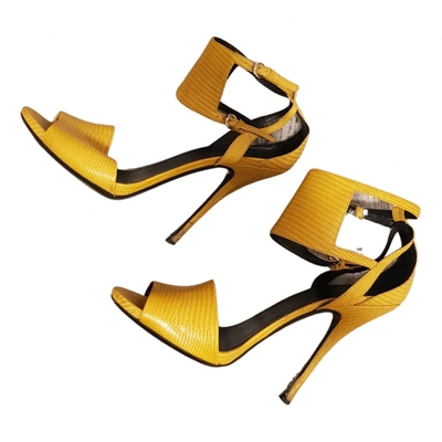 Pre-owned Gucci Leather Sandal In Yellow
