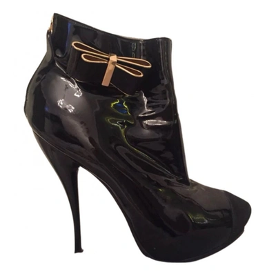 Pre-owned Viktor & Rolf Patent Leather Ankle Boots In Black
