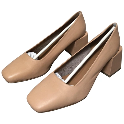 Pre-owned Loq Leather Heels In Beige
