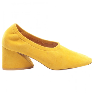 Pre-owned Mercedes Castillo Leather Heels In Yellow