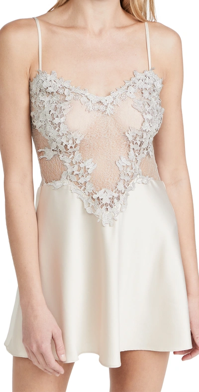 FLORA NIKROOZ SHOWSTOPPER CHEMISE WITH LACE CHAMPAGNE,FLORA30001