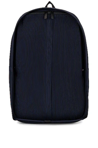 Issey Miyake Technical-pleated Backpack In Navy
