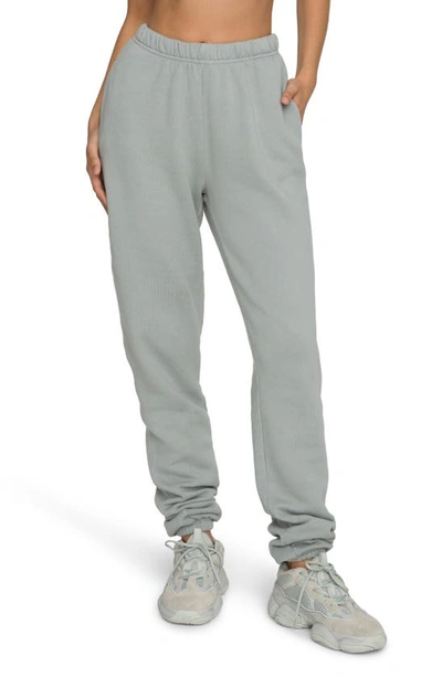 Good American Boyfriend Sweatpants In Quarry001