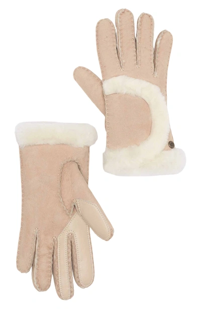 Ugg Exposed Seam Genuine Shearling Gloves In Sand