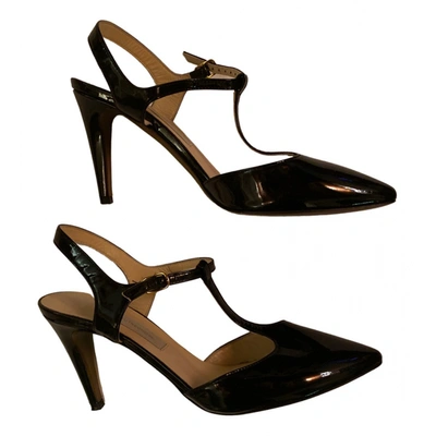 Pre-owned L'autre Chose Patent Leather Sandals In Black