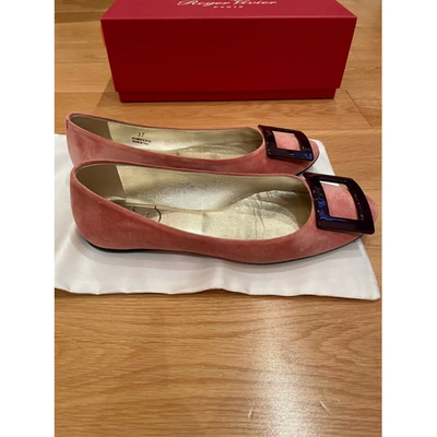 Pre-owned Roger Vivier Flats In Pink