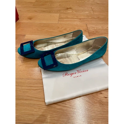 Pre-owned Roger Vivier Flats In Turquoise