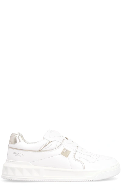 Valentino Garavani One Stud Low-top Trainers In White And Gold Leather