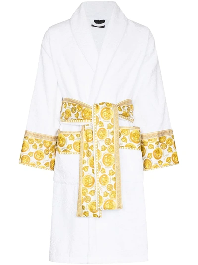 Versace Barocco-print Dressing Gown In White Gold