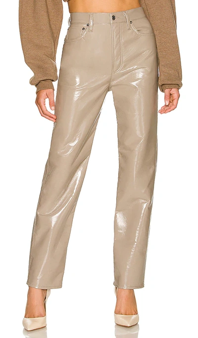 Agolde Recycled Leather 90's Pinch Waist Jeans In Quail Patent In Beige