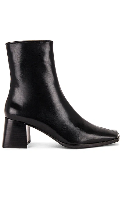 Jeffrey Campbell Slique Boot In Black